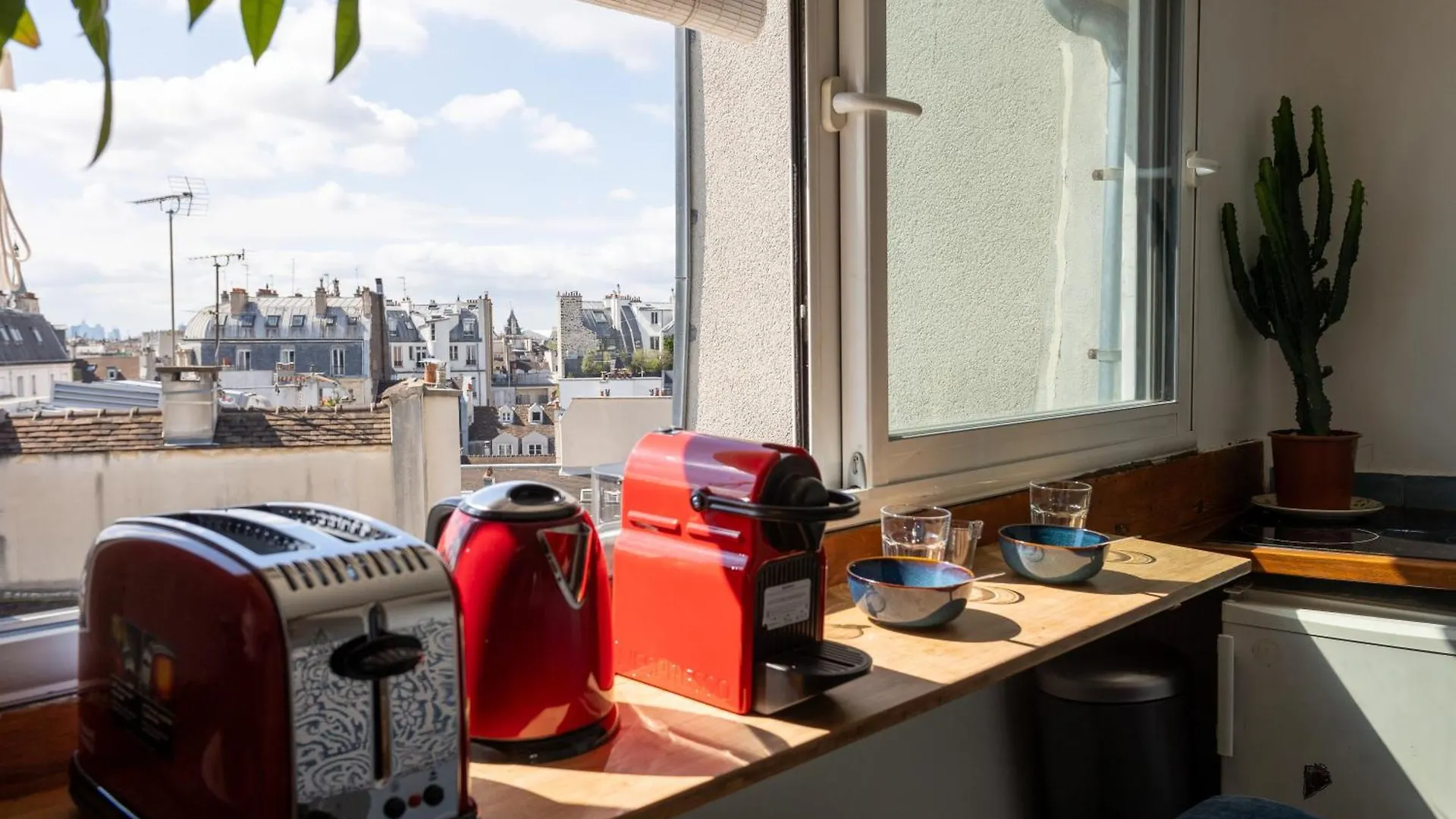 Moderne Artistique Sur Les Toits De Vue Sur Notre-dame Et La Seine Apartment *